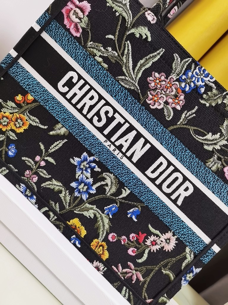 Christian Dior Shopping Bags